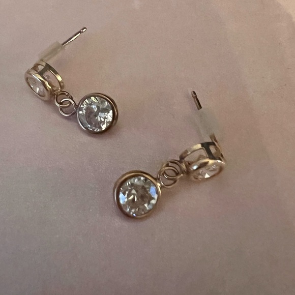 Vintage CZ gold plated earrings - Picture 3 of 3